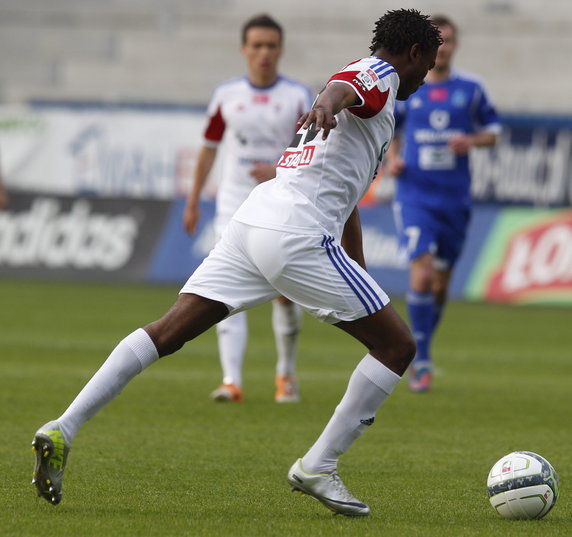 PIŁKARSKA EKSTRAKLASA GÓRNIK ZABRZE KONTRA RUCH CHORZÓW (Dzikamai Gwadze )