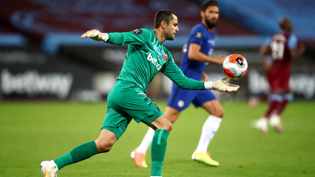 Łukasz Fabiański w meczu z Chelsea