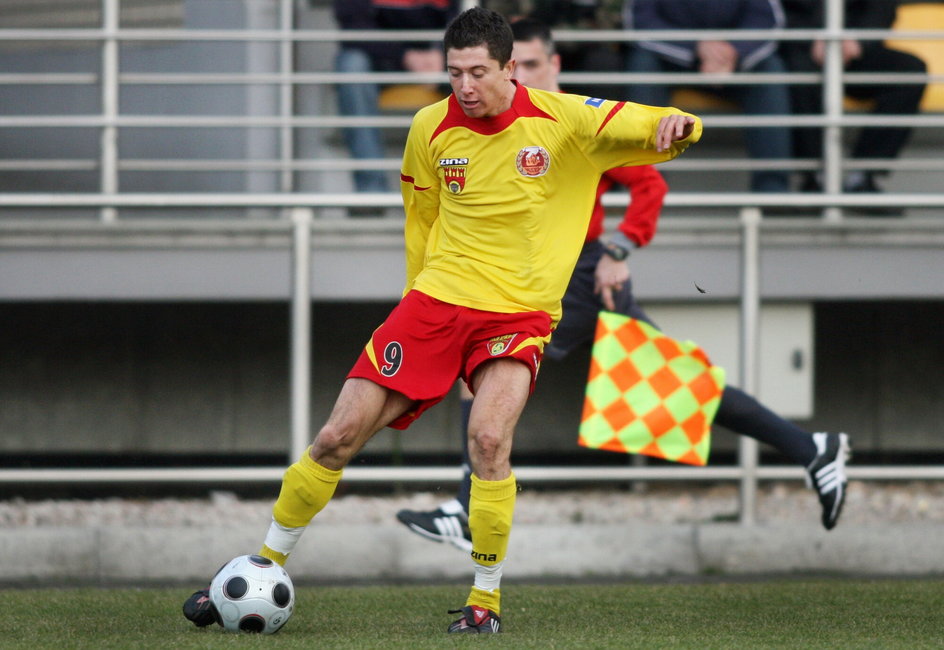 Robert Lewandowski w brawach Znicza Pruszków w meczu przeciwko GKS Katowice, 9 marca 2007 r.