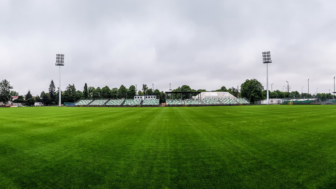 Warta Poznań doczekała się jupiterów na swoim stadionie