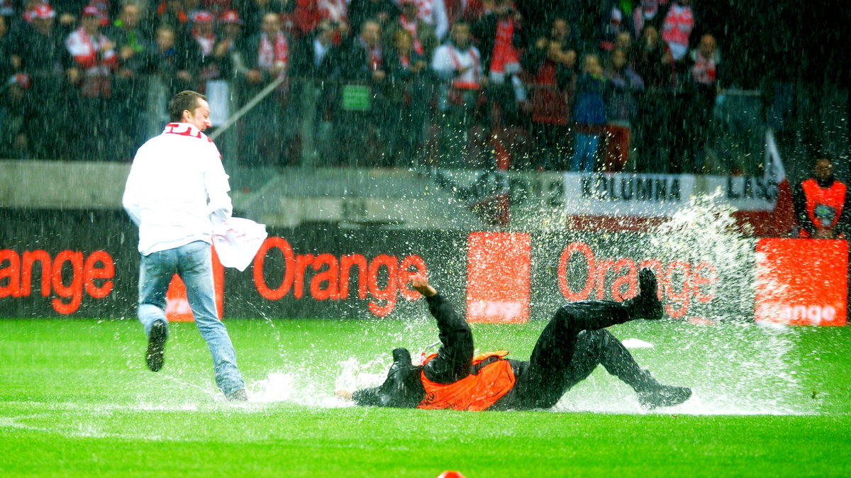 Polski kibic i ochrona na Stadionie Narodowym