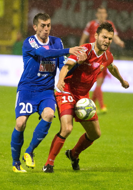 PIŁKA NOŻNA LIGA POLSKA WIDZEW ŁÓDŹ PIAST GLIWICE (Mateusz Cetnarski Łukasz Hanzel )