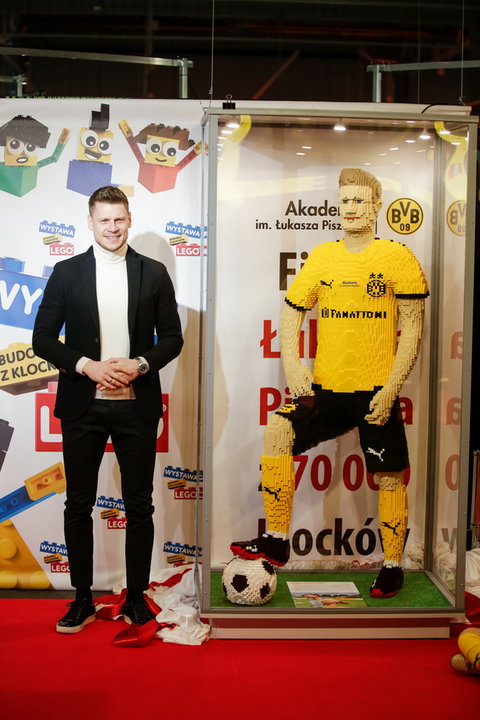 Łukasz Piszczek odsłonił swoją figurę z klocków Lego