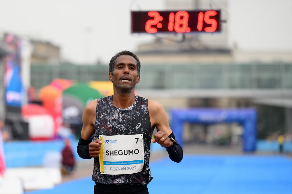 Yared Shegumo podczas Poznań Maratonu
