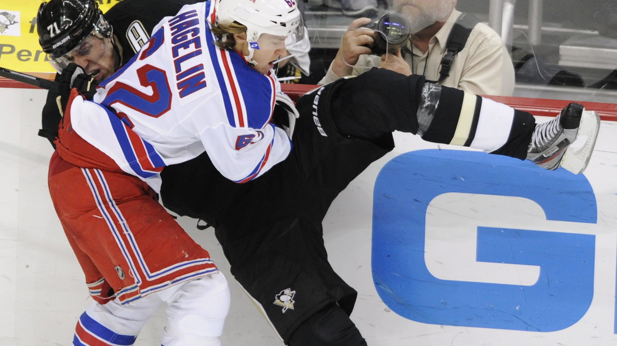 Carl Hagelin (#62) i Jewgienij Małkin (#71)