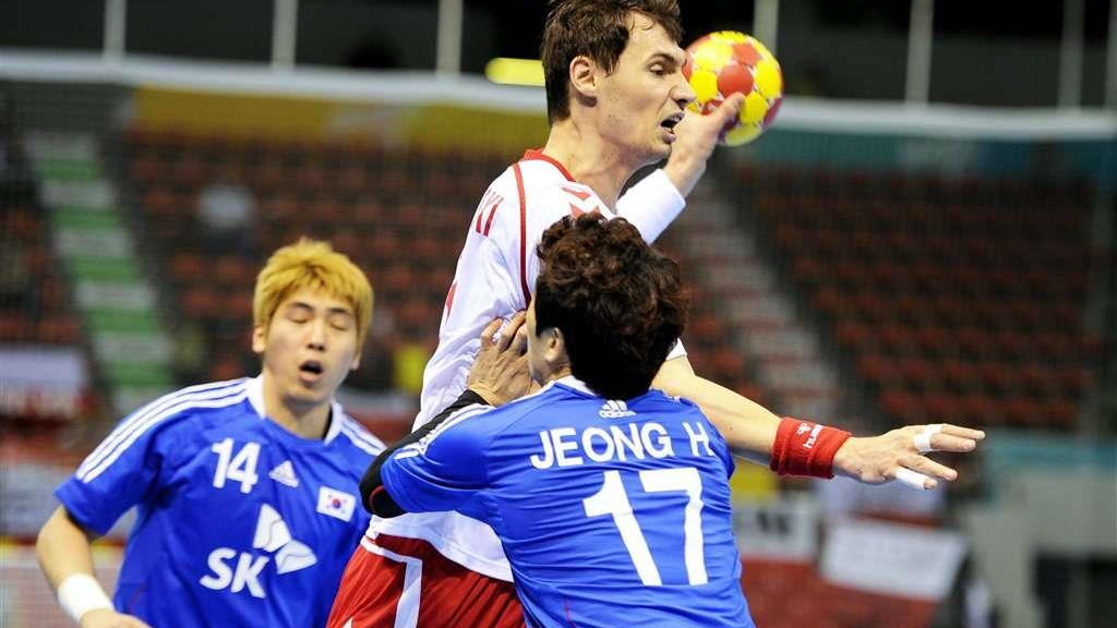 Polska - Korea/Rzuca Krzysztof Lijewski