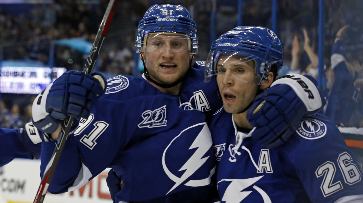 Steven Stamkos (L)