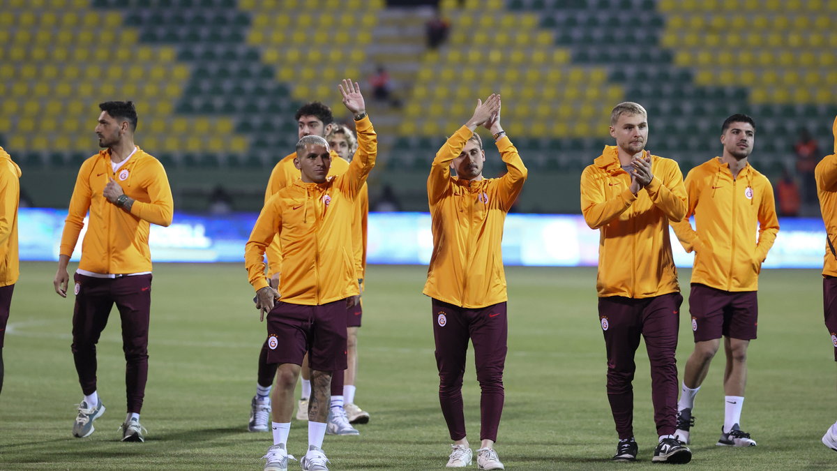 Piłkarze Galatasaray przed meczem o Superpuchar Turcji