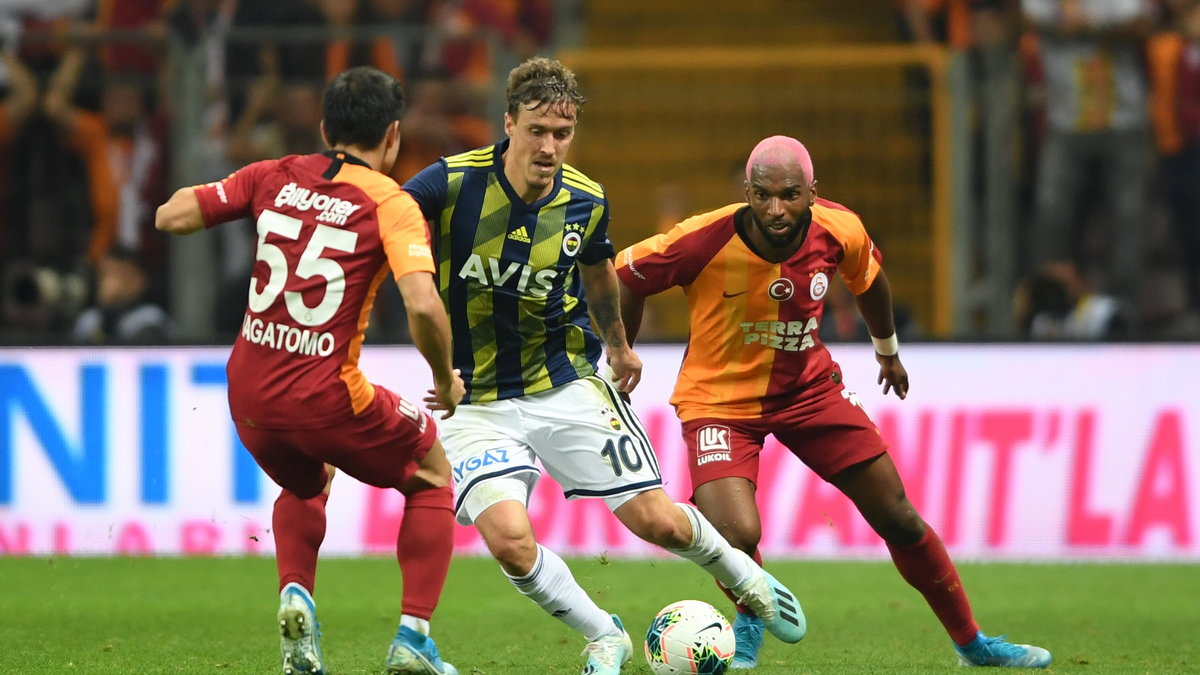 Yuto Nagatomo, Ryan Babel (Galatasaray Stambuł) i Max Kruse (Fenerbahce Stambuł)