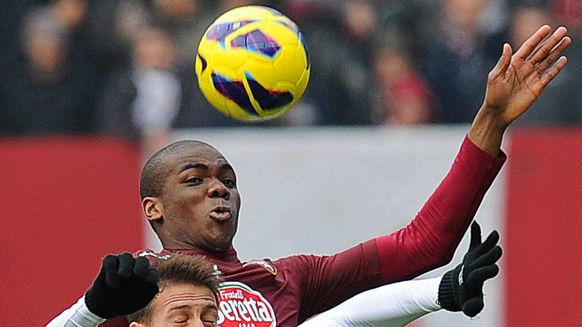 Angelo Ogbonna walczy z Germanem Denisem