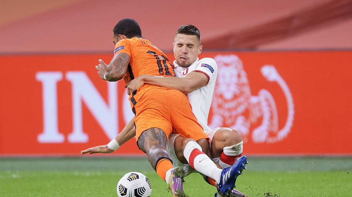 W meczu z Holandią nasi piłkarze skupili się tylko na przetrwaniu.