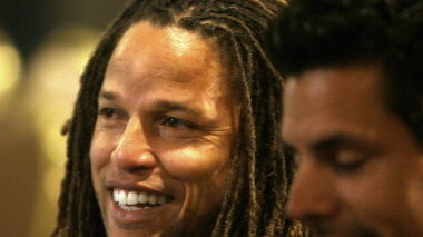 Cobi Jones (L)