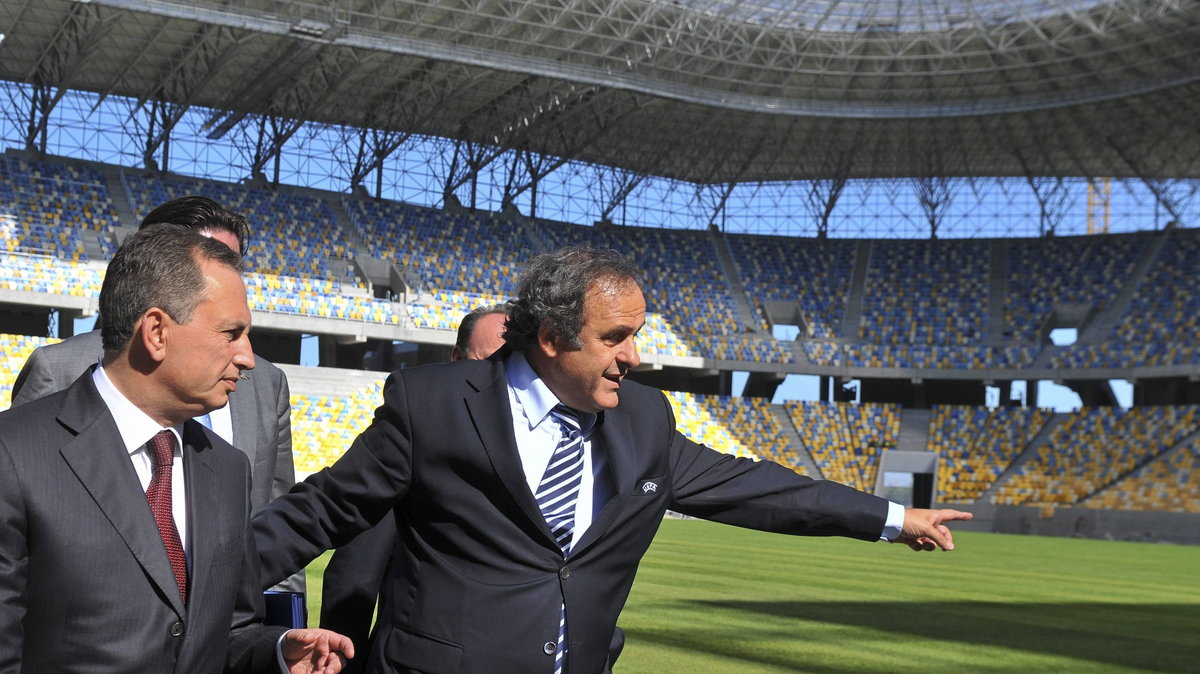 Michel Platini (P) i Borys Kołesnikow (L)