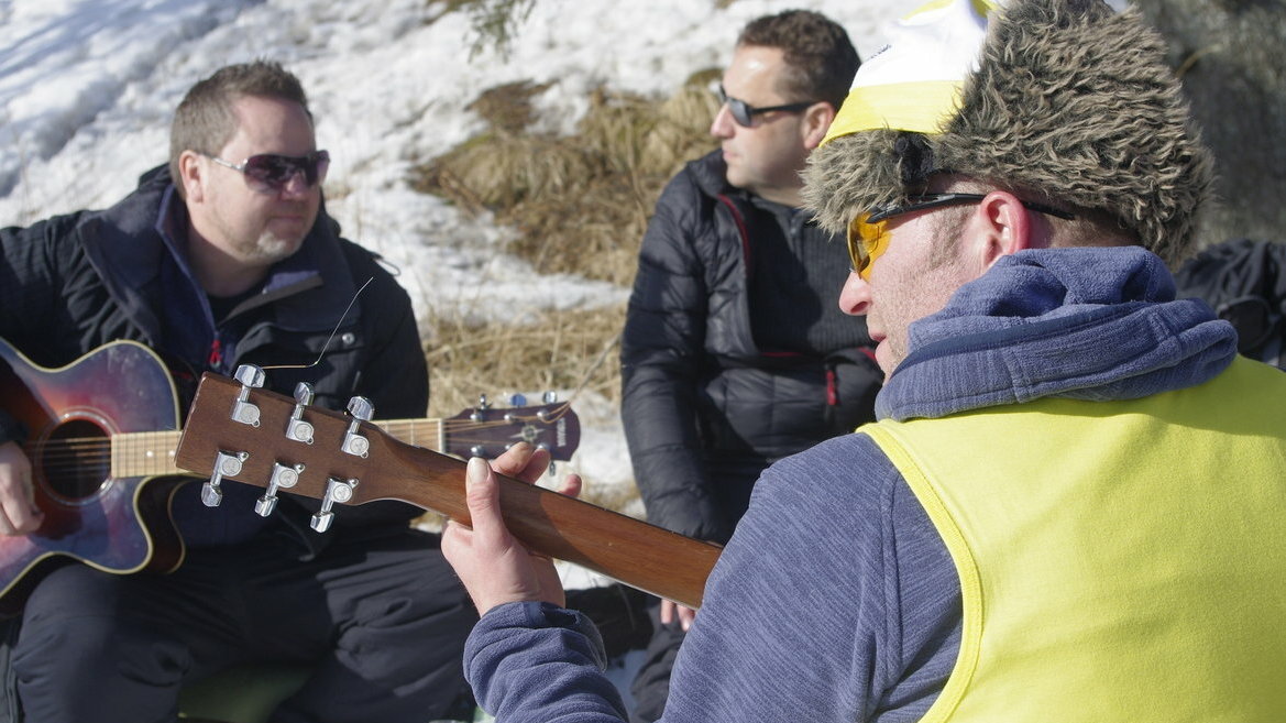 Ognisko, gitara, piwo i Bjoergen. Holmenkollen jak karnawał w Rio