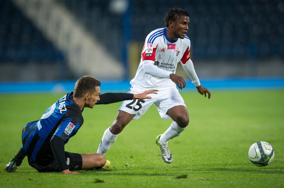 PIŁKA NOŻNA LIGA POLSKA ZAWISZA BYDGOSZCZ GÓRNIK ZABRZE (Piotr Petasz Dzikamai Gwaze )