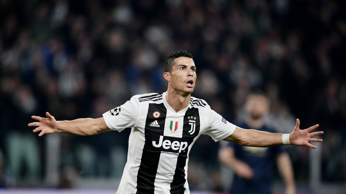 Cristiano Ronaldo celebrujący gola w meczu z Manchesterem United (1:2)