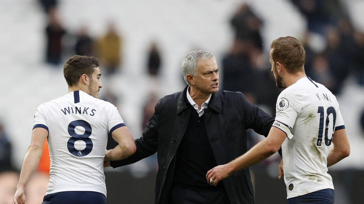 Jose Mourinho, Harry Winks, Harry Kane (Tottenham)