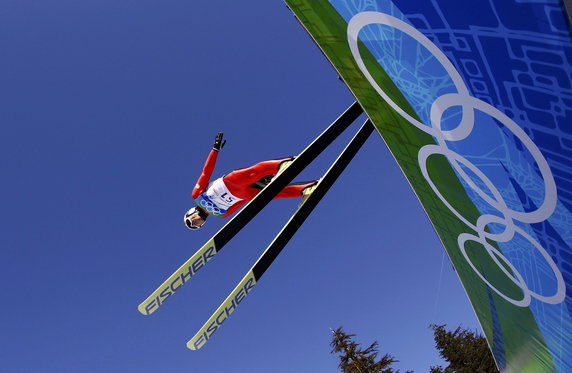 2010-02-19T193029Z_01_OLYSN148_RTRIDSP_3_OLYMPICS-SKI-JUMPING.jpg