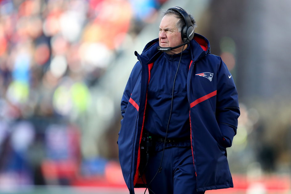 Bill Belichick prowadzi Patriots od sezonu 2000 i rok później zdobył z nimi pierwszy tytuł mistrzowski