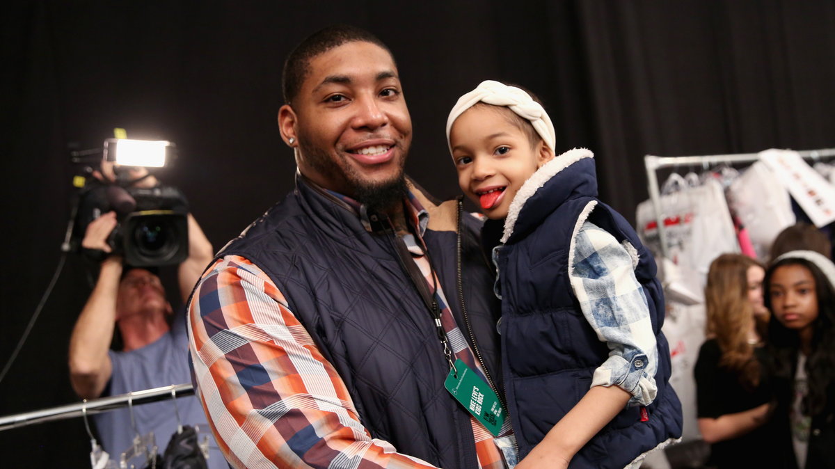 Devon Still z córką