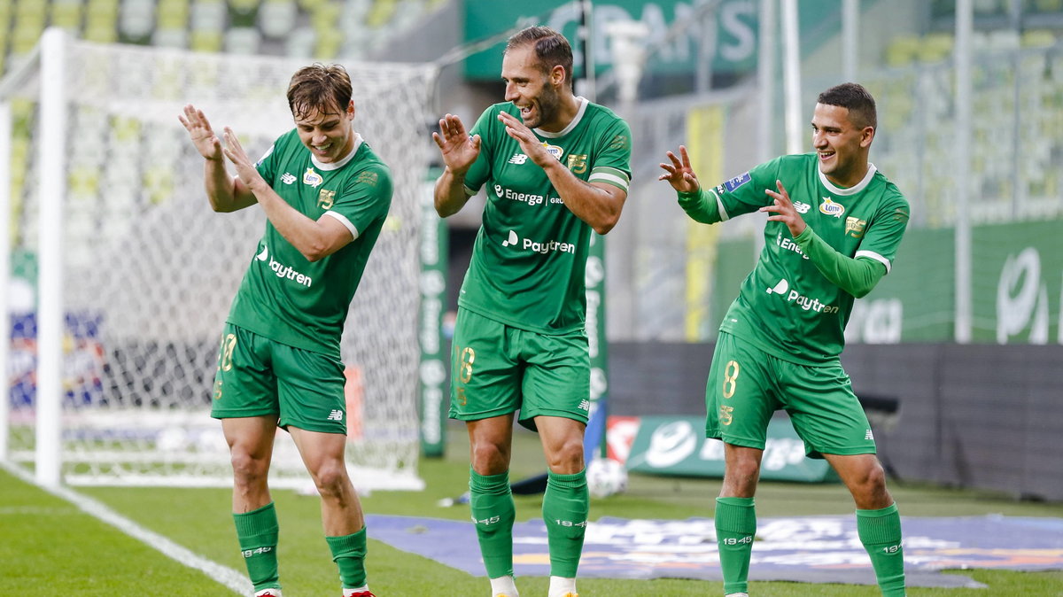 Conrado, Flavio Paixao i Omran Haydary (Lechia Gdańsk)