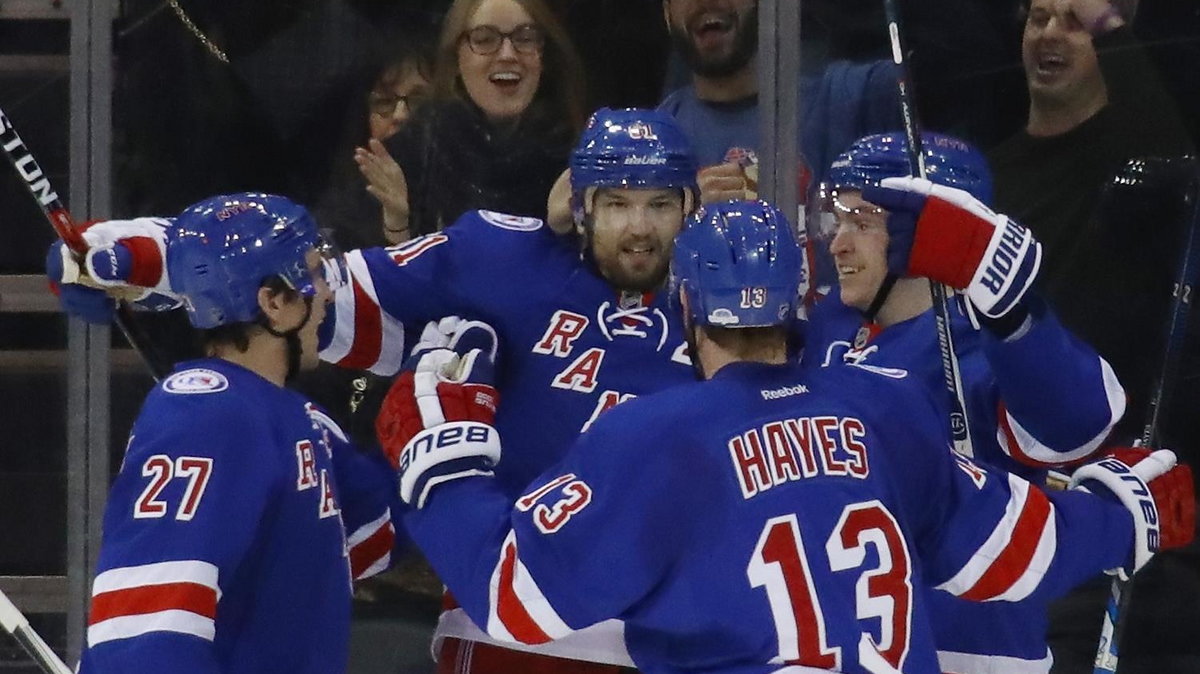 Carolina Hurricanes v New York Rangers