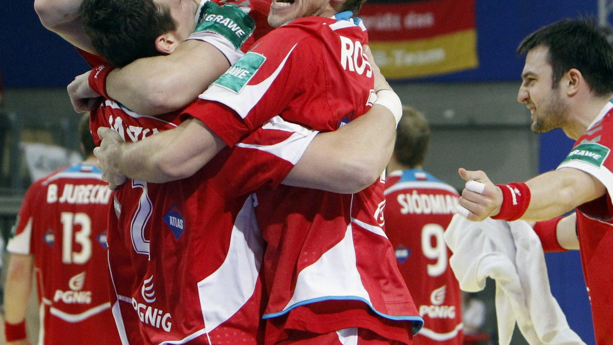 2010-01-26T210848Z_01_POP36_RTRIDSP_3_HANDBALL-AUSTRIA.jpg