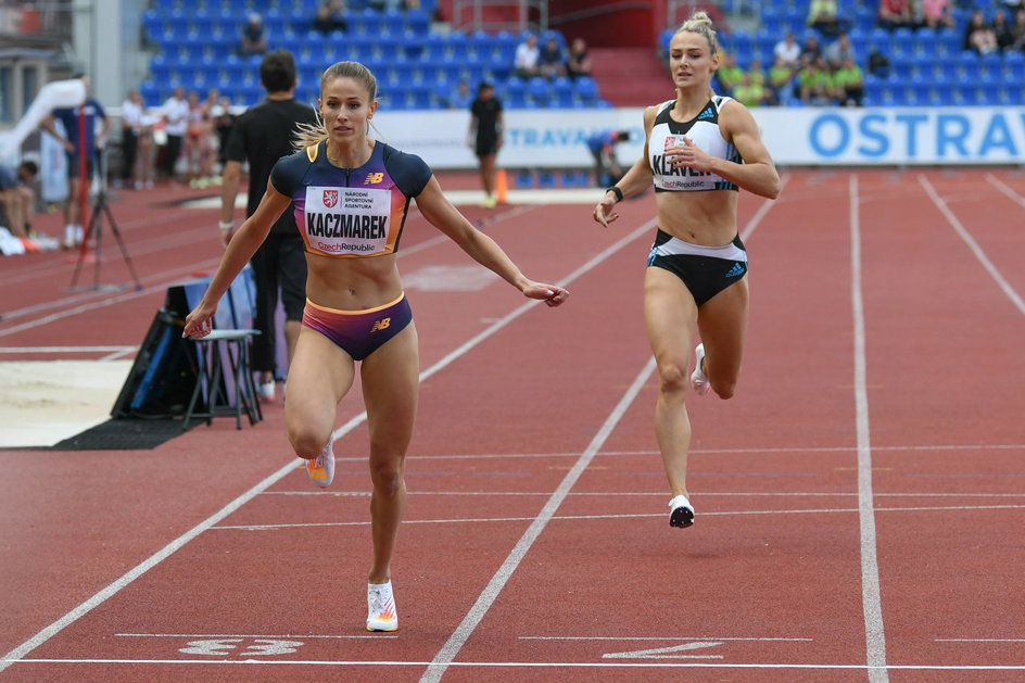 Podczas mityngu w Ostrawie pod koniec maja, Kaczmarek osiągnęła drugi w historii polskiej lekkoatletyki wynik w biegu na 400 m - 50.16 s. Szybsza była tylko Irena Szewińska.