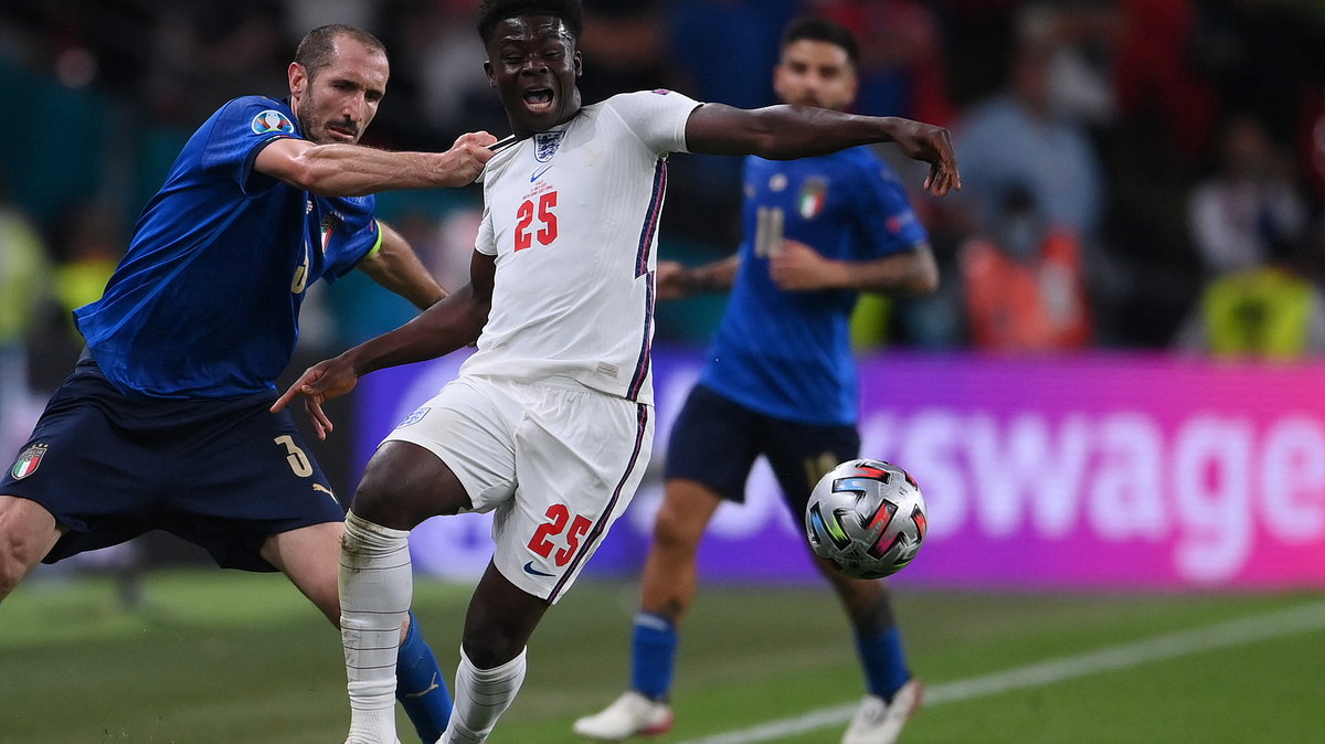 Giorgio Chiellini i Bukayo Saka w finale Euro 2020