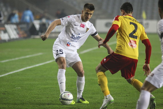 PIŁKA NOŻNA LIGA POLSKA KORONA KIELCE POGOŃ SZCZECIN (Kamil Sylwestrzak Sebastian Rudol )