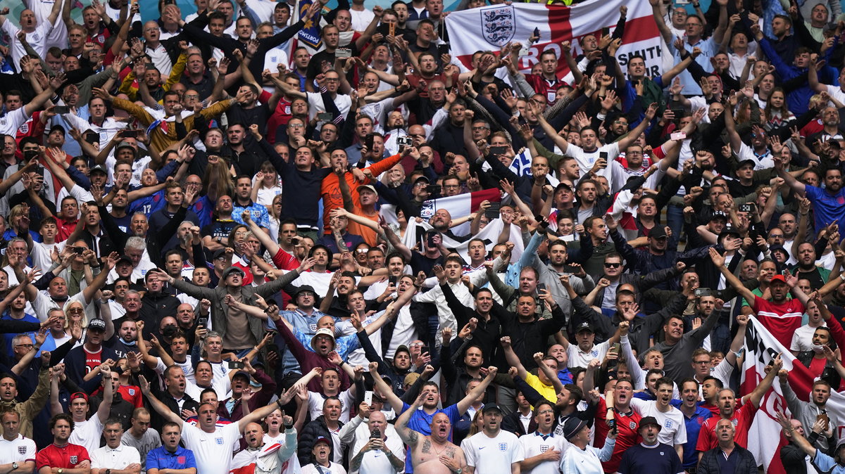 Tak wyglądały trybuny Wembley w meczu Anglia - Niemcy, w czasie gdy w Wielkiej Brytanii rośnie lawinowo liczba zakażeń koronawirusem