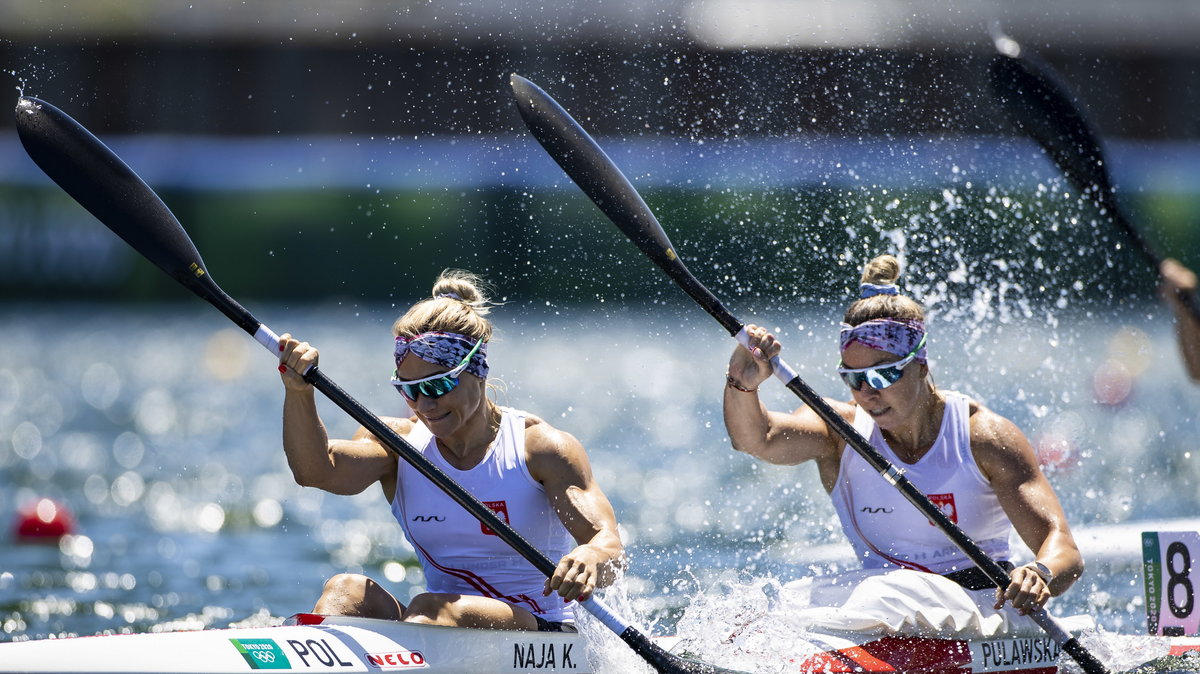 Karolina Naja i Anna Puławska