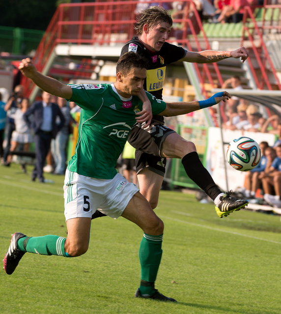 PIŁKA NOŻNA LIGA POLSKA PGE GKS BEŁCHATÓW KORONA KIELCE (Paweł Baranowski Jacek Kiełb )