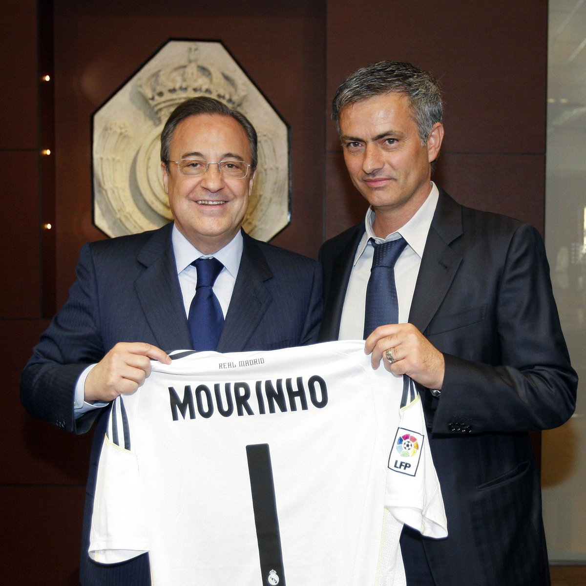 Jose Mourinho (z prawej)