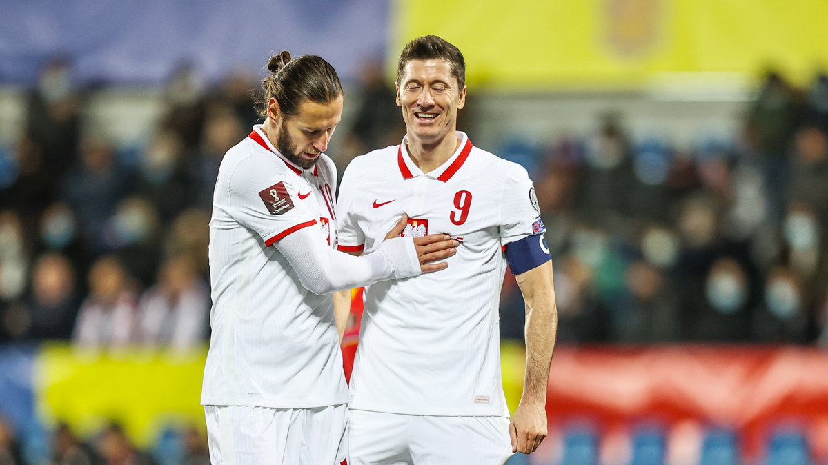 Robert Lewandowski (z prawej) i Grzegorz Krychowiak