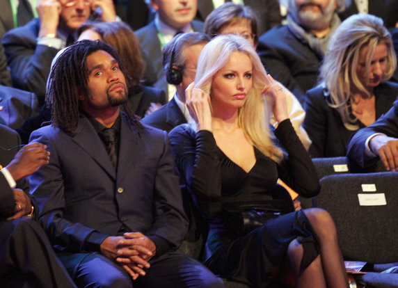 Christian Karembeu i Adriana Sklenarikova w grudniu 2005 r.