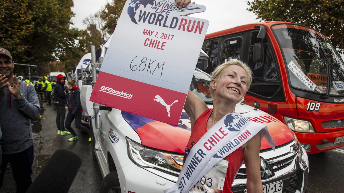 Dominika Stelmach-Mistrzyni Wings For Life World Run-Santiago de Chile-fot.Gustavo Cherro