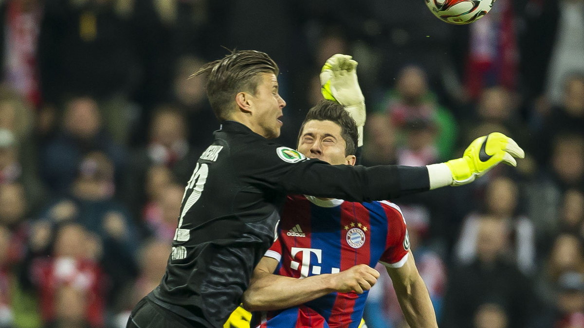 Robert Lewandowski w starciu z Mitchellem Langerakiem