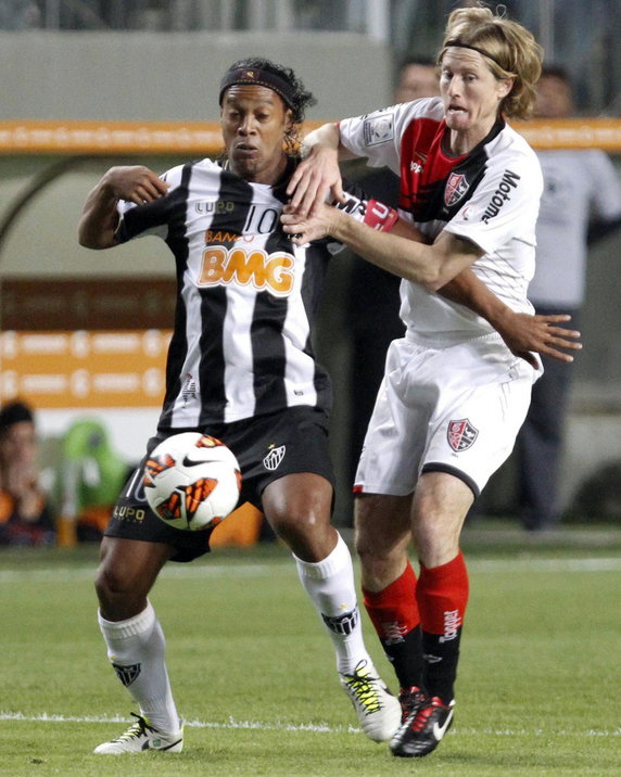 Ronaldinho i Diego Mateo 