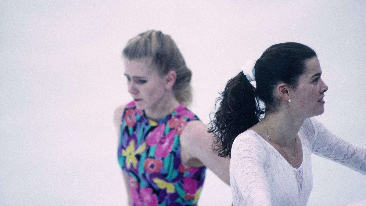 Nancy Kerrigan (po prawej) i Tonya Harding