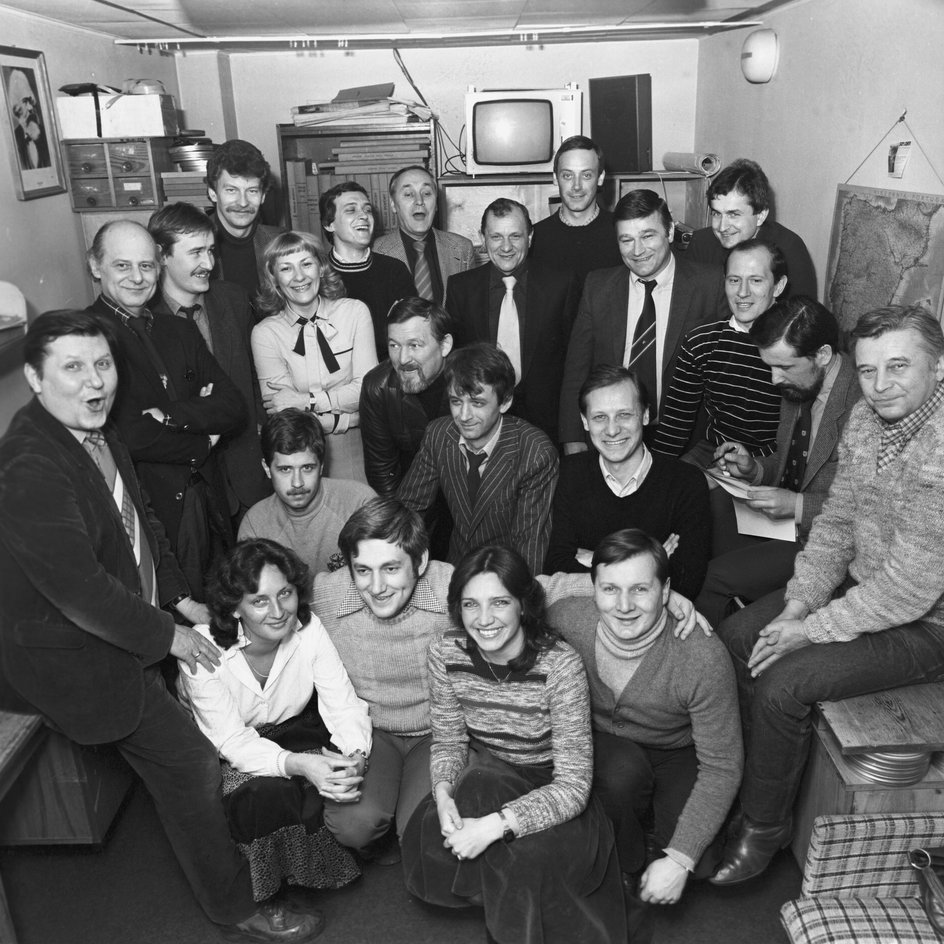 Listopad 1983 r. Redakcja Sportowa TVP. Najwyższy z lewej strony - Andrzej Feliks Żmuda
