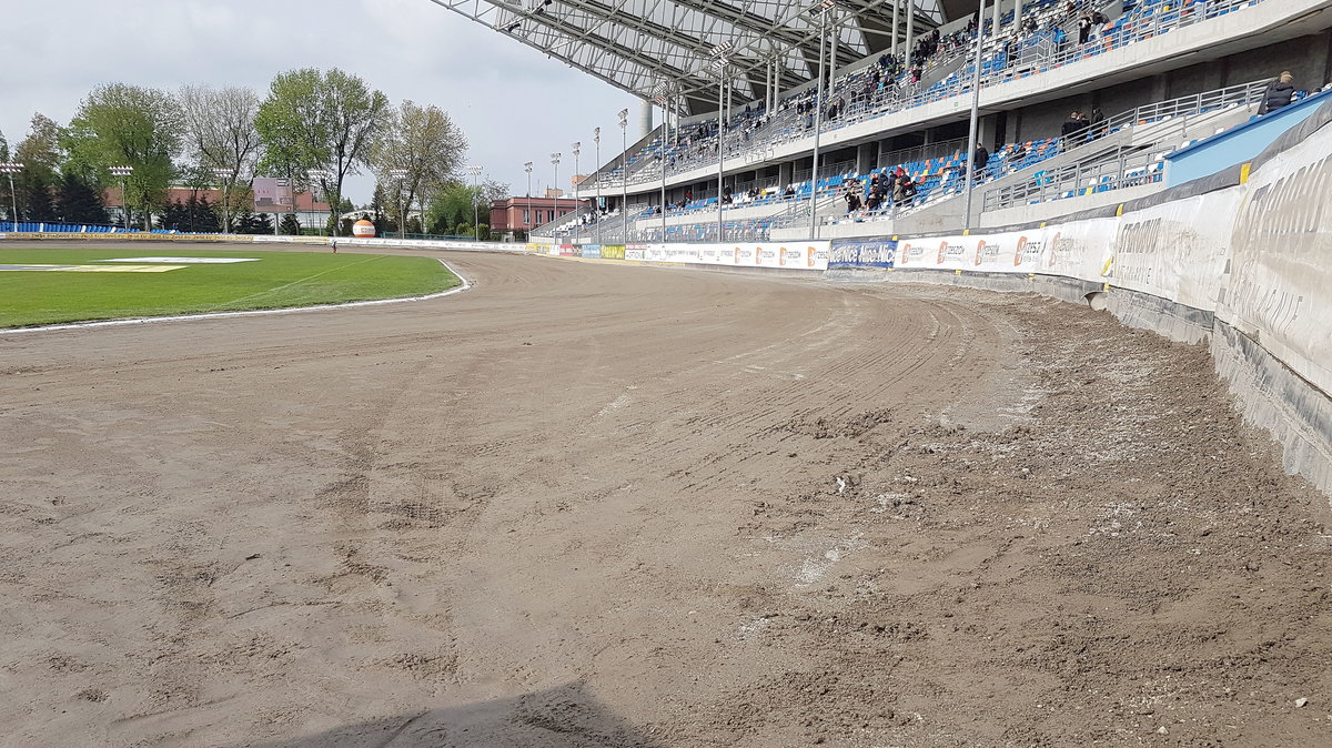 Tor żużlowy na stadionie w Rzeszowie