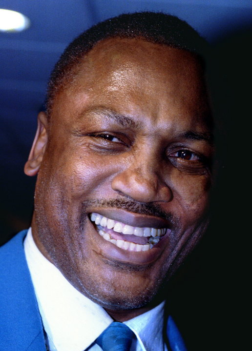 United States, 2011-11-08T051323Z_01_SIN206_RTRIDSP_3_BOXING-FRAZIER.jpg