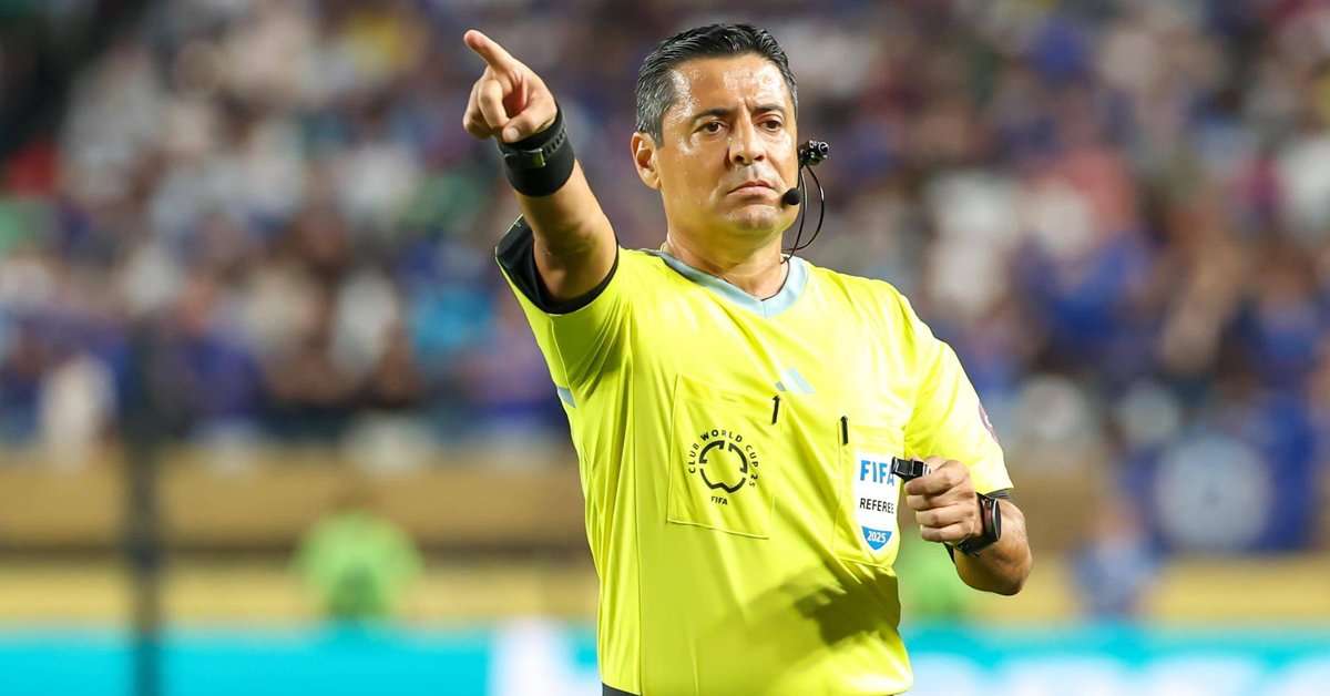 Wiadomo, jaki sędzia poprowadzi finał KMŚ. To niemałe zaskoczenie