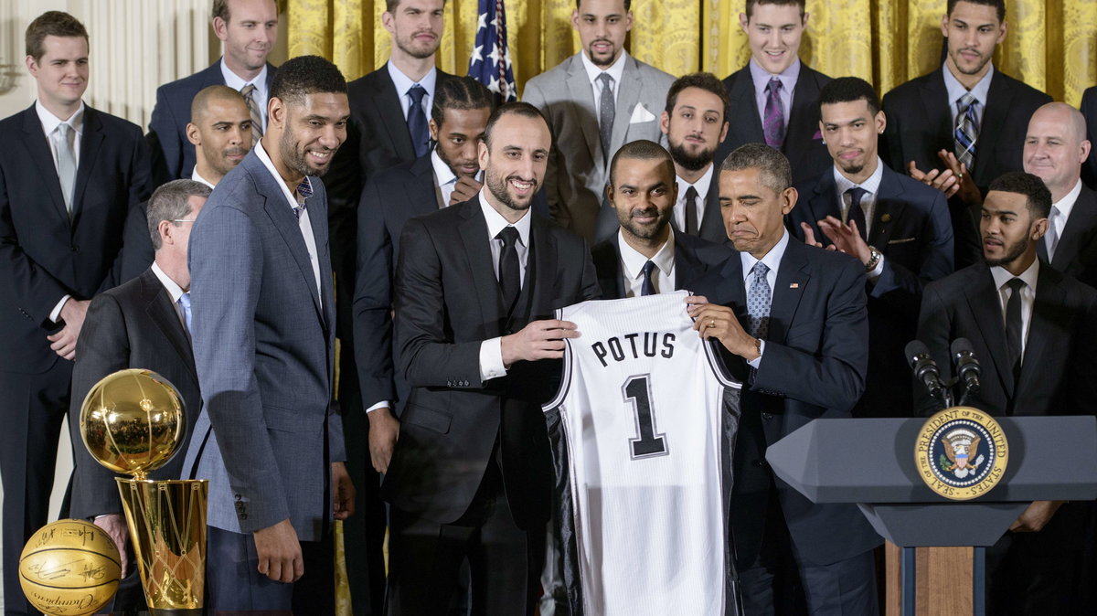 US-POLITICS-NBA-OBAMA-SPURS