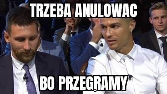 Złota Piłka odwołana - memy