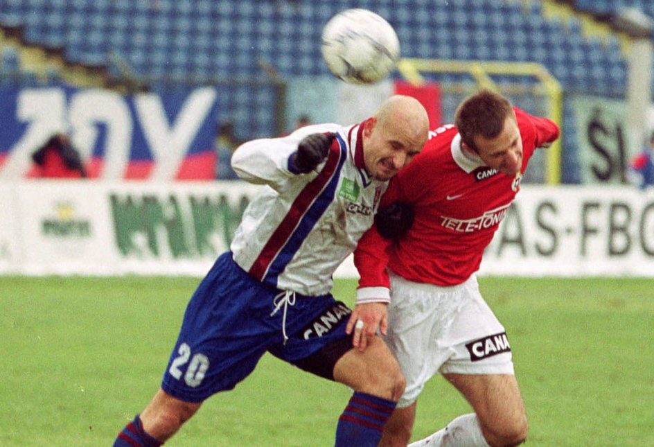 Jacek Bednarz, uczestnik Ligi Mistrzów z Legią, w Pogoni grał przez dwa sezony. Po nich zakończył karierę.