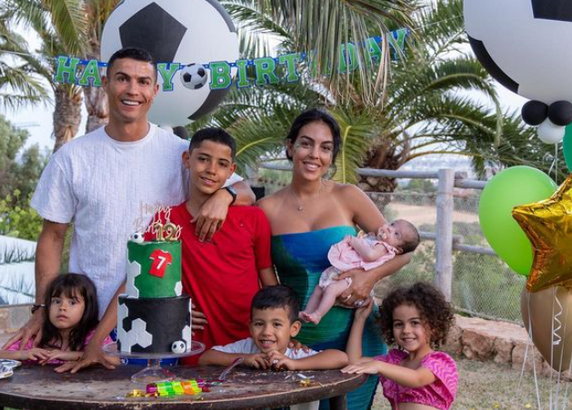 Cristiano Ronaldo i Georgina Rodriguez z dziećmi