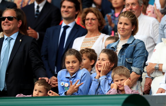 Mirka Federer z dziećmi w 2019 r.
