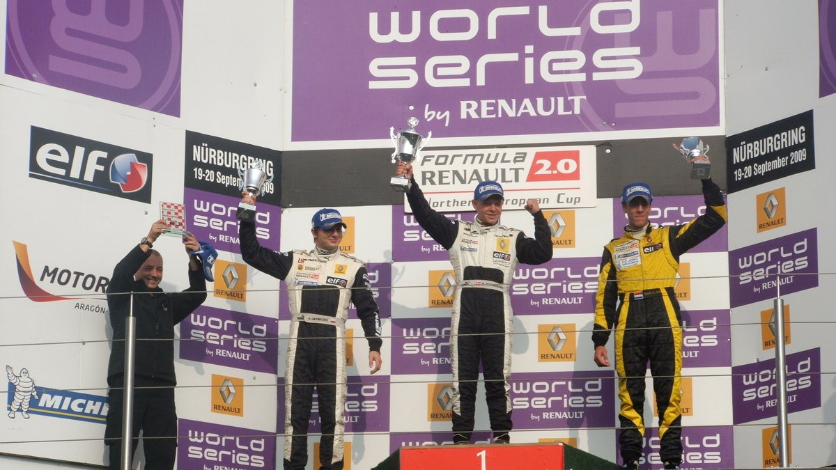 Jakub Giermaziak na podium w Nuerburgring